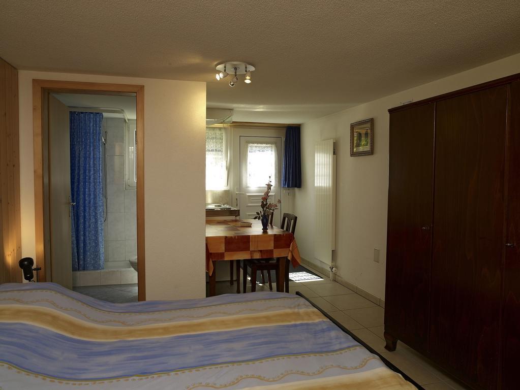 Hotel-Gite Rural A 3 Km De Delemont Courcelon Buitenkant foto